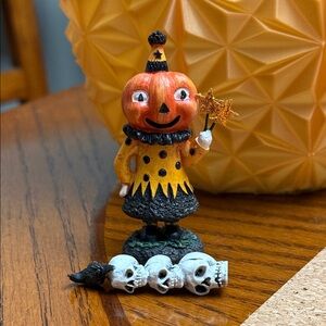 Michaels Halloween Pumpkin Figurine with Crow / Skulls Mystical